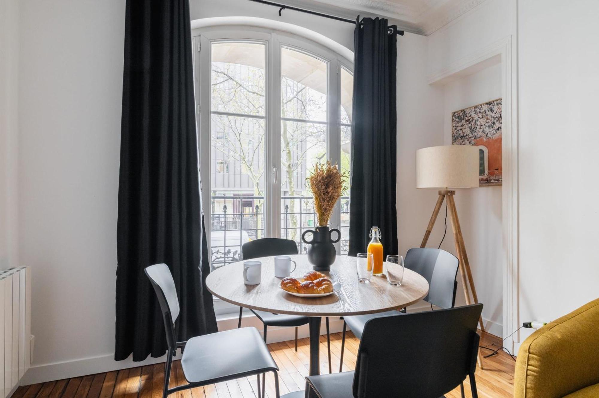 2 Pieces Refait Neuf Centre - 19 - 4p Apartment Paris